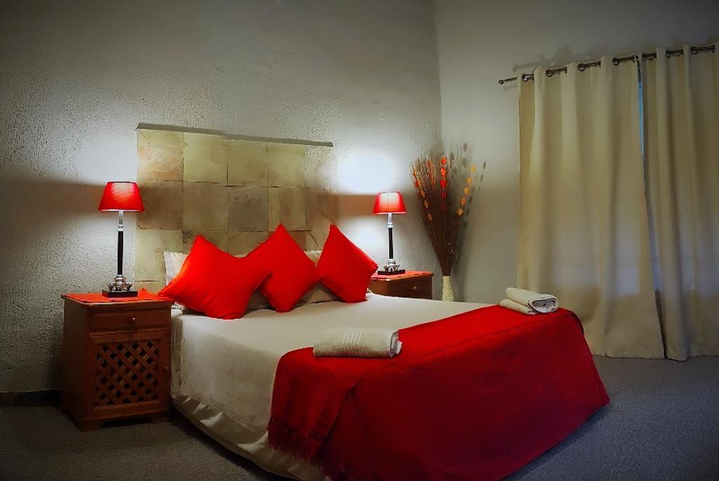 Kwambali Riverside Lodge Hazyview Bagian luar foto