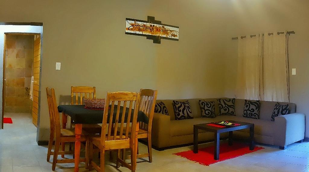 Kwambali Riverside Lodge Hazyview Bagian luar foto