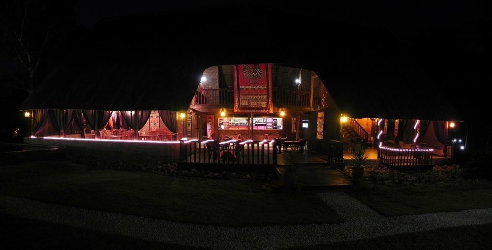 Kwambali Riverside Lodge Hazyview Bagian luar foto
