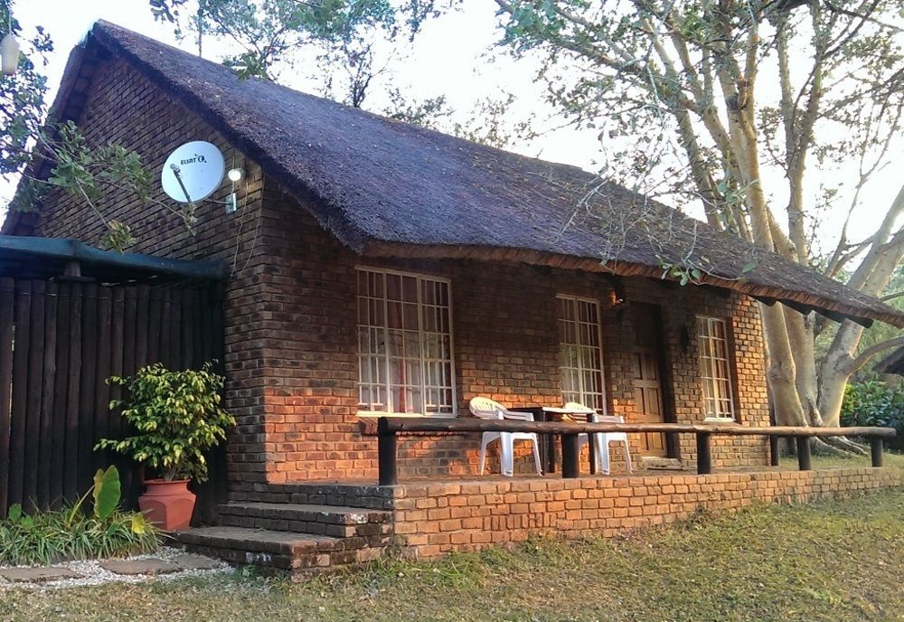 Kwambali Riverside Lodge Hazyview Bagian luar foto