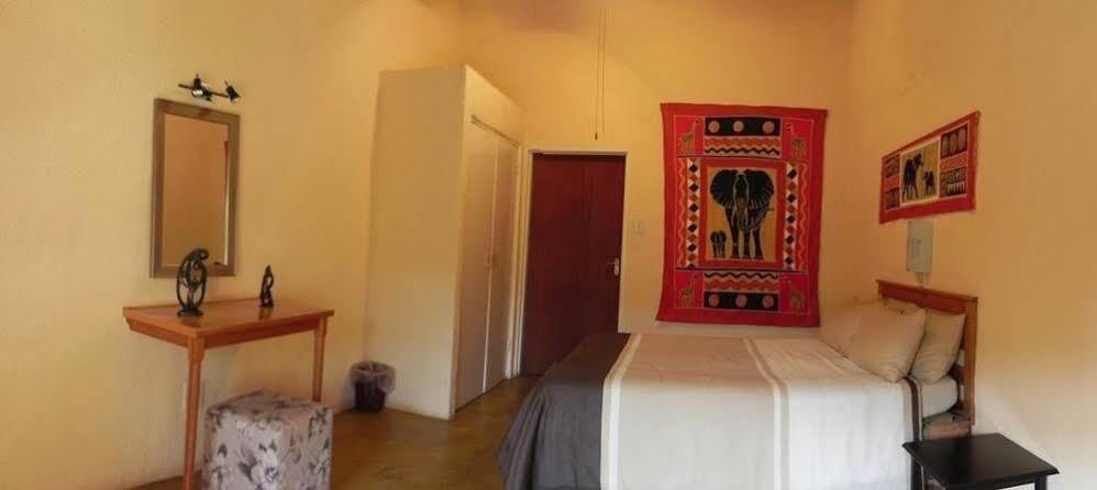 Kwambali Riverside Lodge Hazyview Bagian luar foto