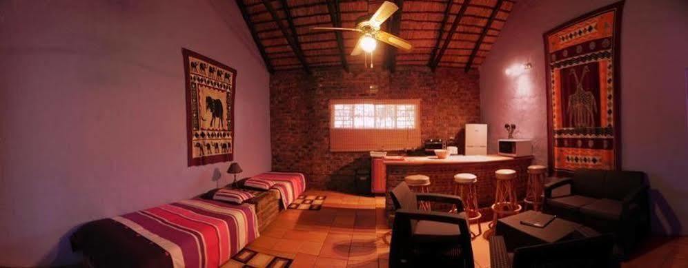 Kwambali Riverside Lodge Hazyview Bagian luar foto