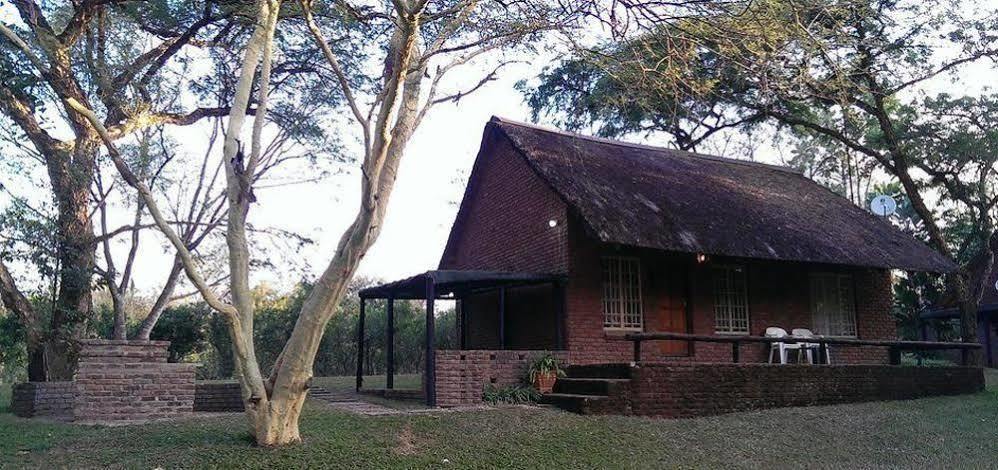 Kwambali Riverside Lodge Hazyview Bagian luar foto