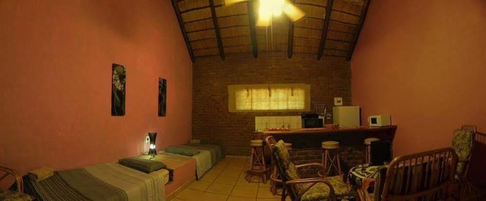 Kwambali Riverside Lodge Hazyview Bagian luar foto