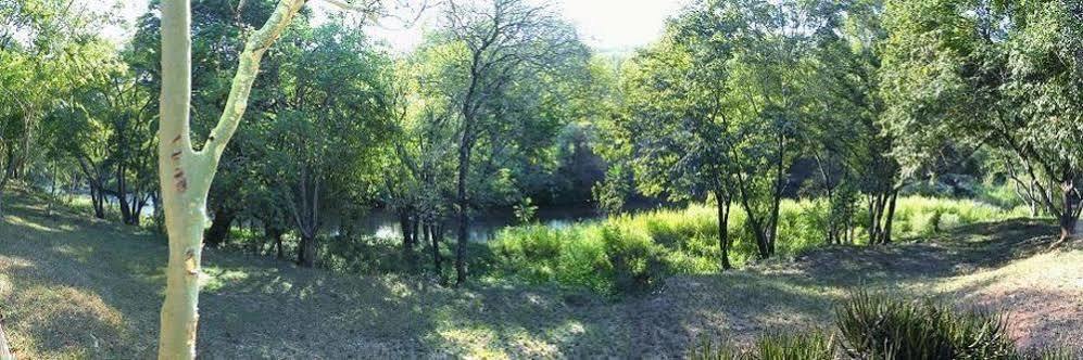 Kwambali Riverside Lodge Hazyview Bagian luar foto