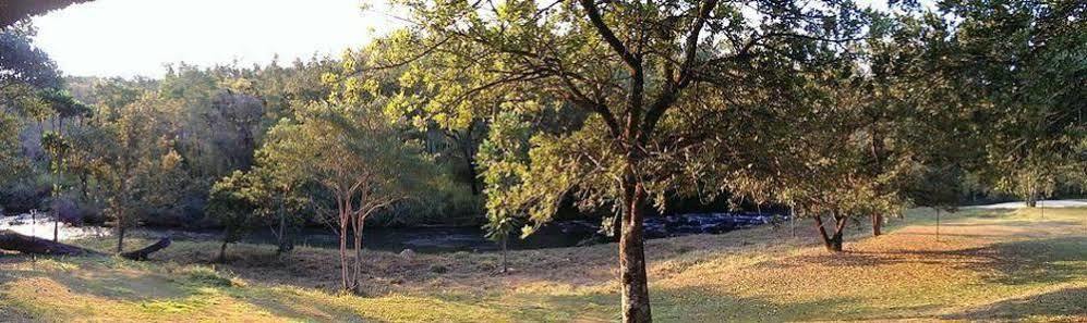 Kwambali Riverside Lodge Hazyview Bagian luar foto