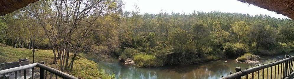 Kwambali Riverside Lodge Hazyview Bagian luar foto